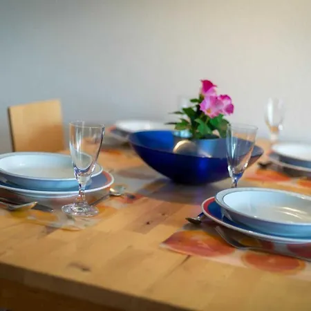 Apartment 5 Id 072 *
